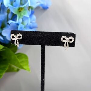Cute Genuine Crystal Pavé Ribbon Design Vintage Stud Earrings